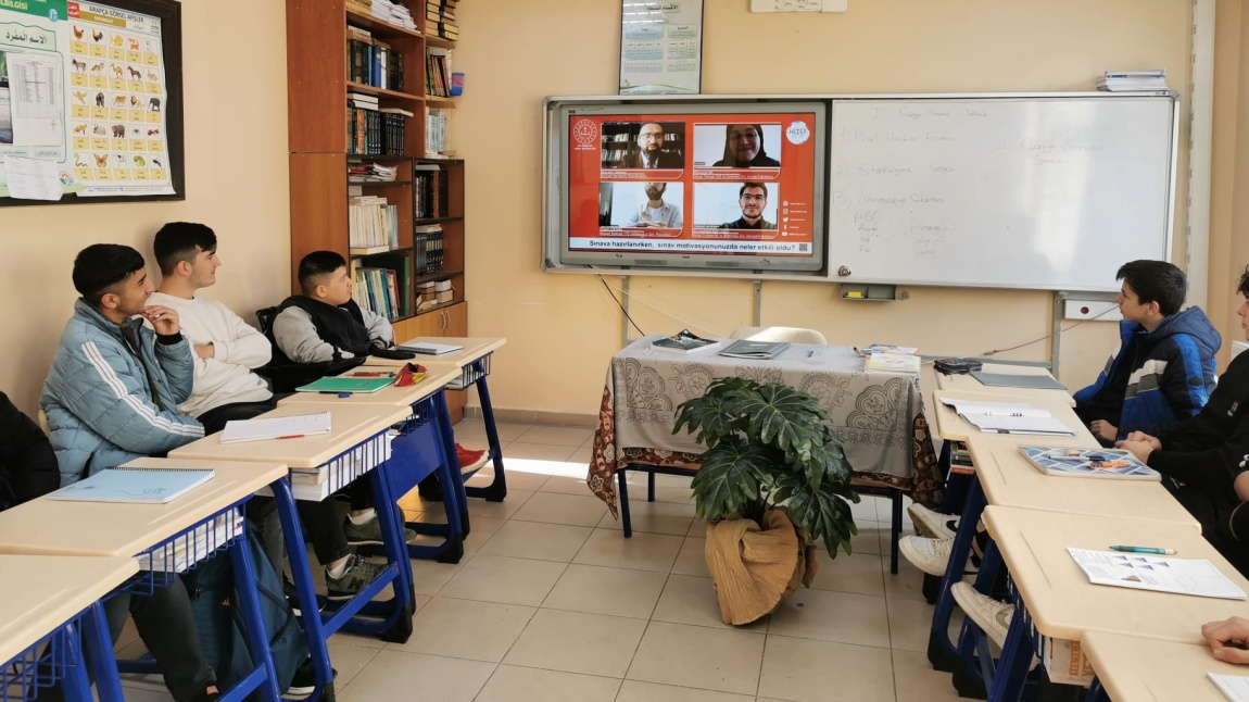 YKS Türkiye Zirvedekiler Buluşmasına Öğrencilerimizle Eş Zamanlı Olarak Katıldık