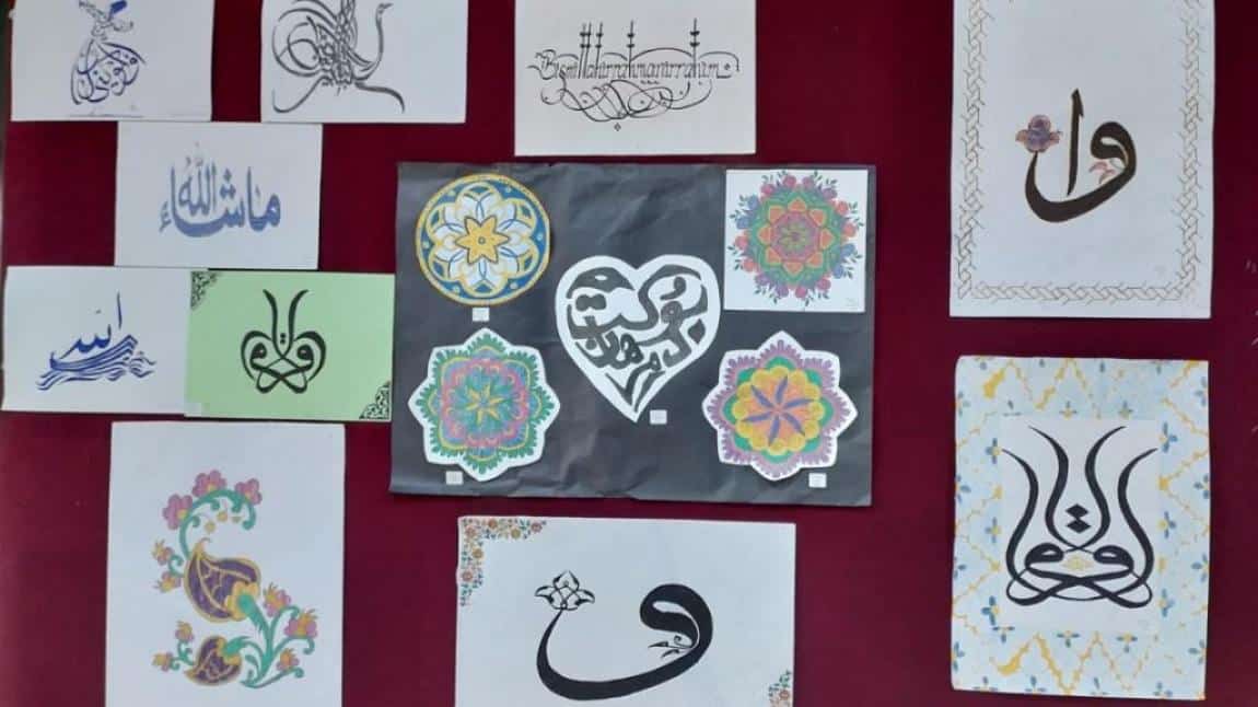 Okul Duvarlarımız Ayet , Hadis , Arapça Bilgilendirmeler ve Öğrencilerimizin Ebru Çalışmalarıyla Donatıldı