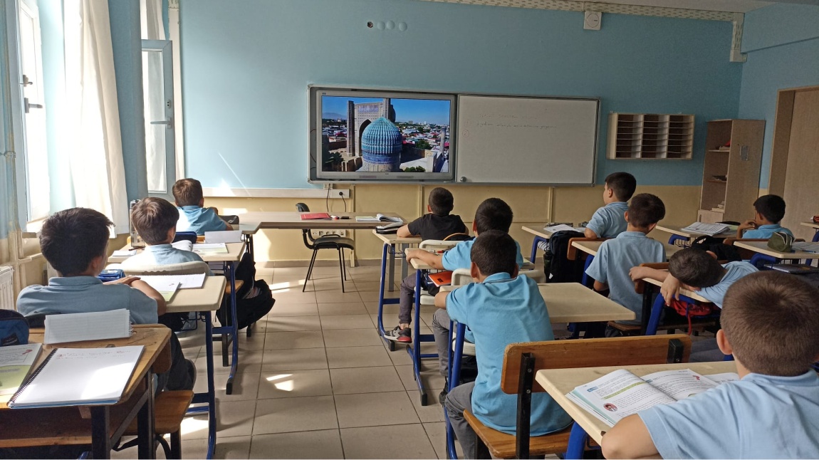 Müslüman Bilim Adamları Serimizde Sıra Uluğ Bey'de!